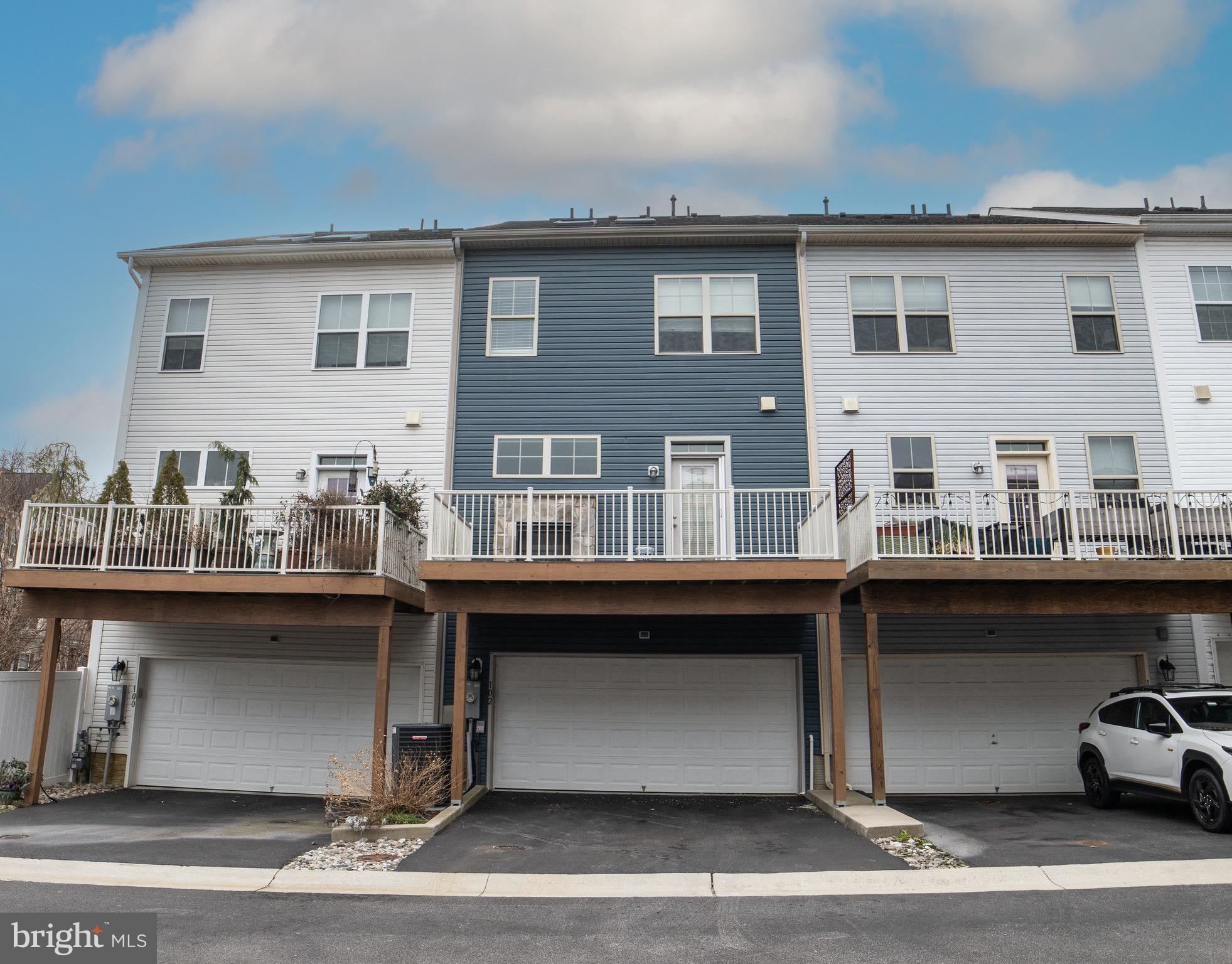 VILLAGE GREENS - Residential