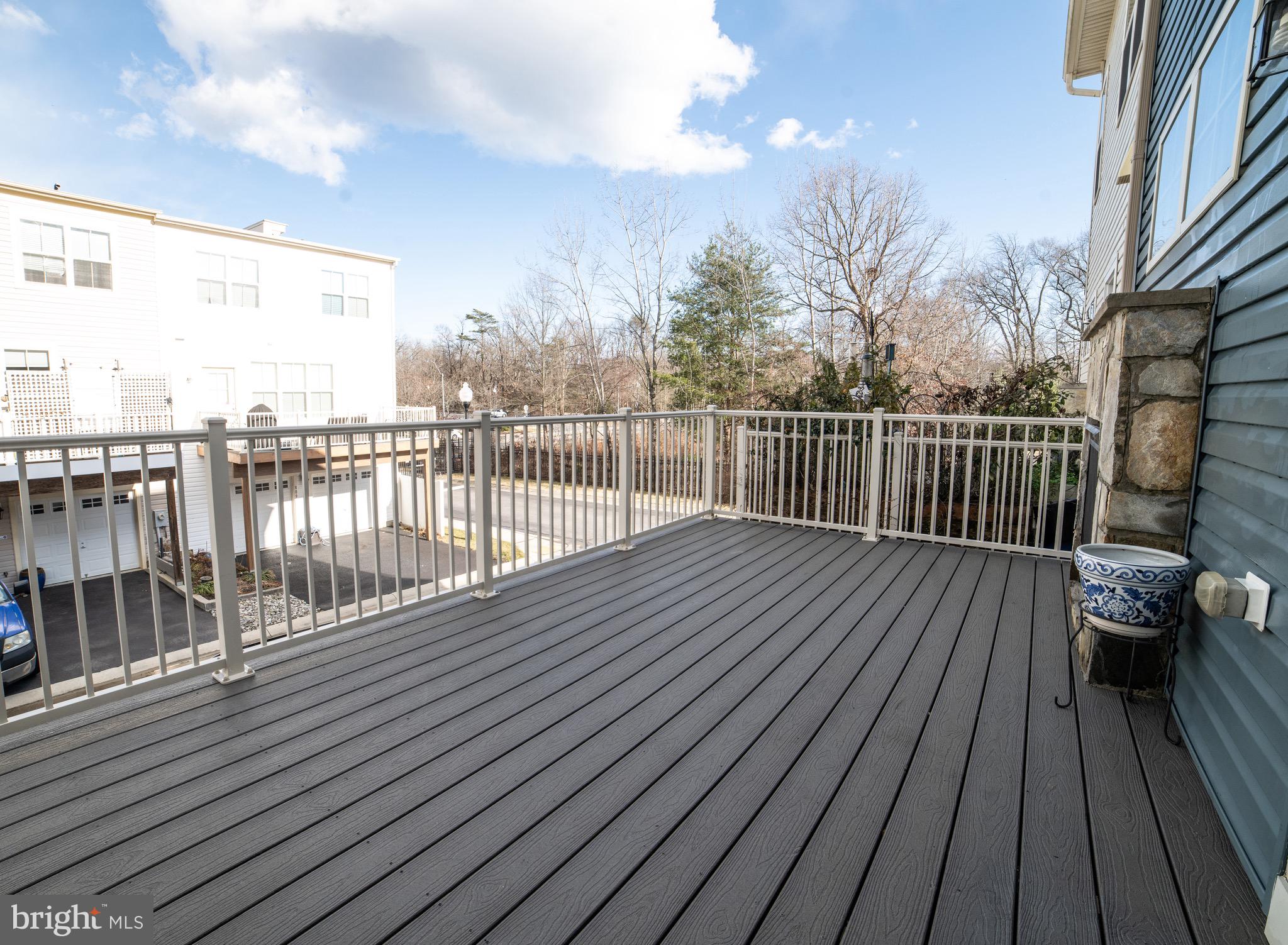 VILLAGE GREENS - Residential