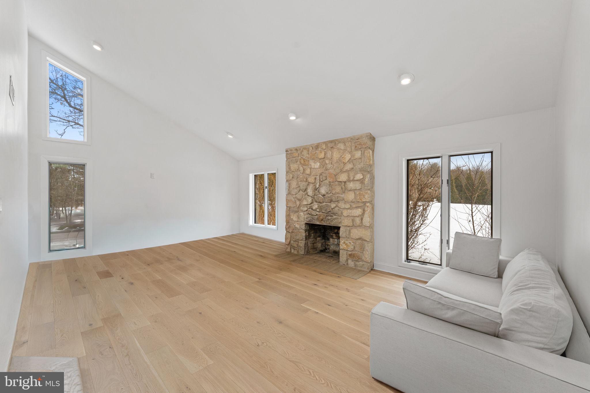 NORTHAMPTON ESTS - Residential