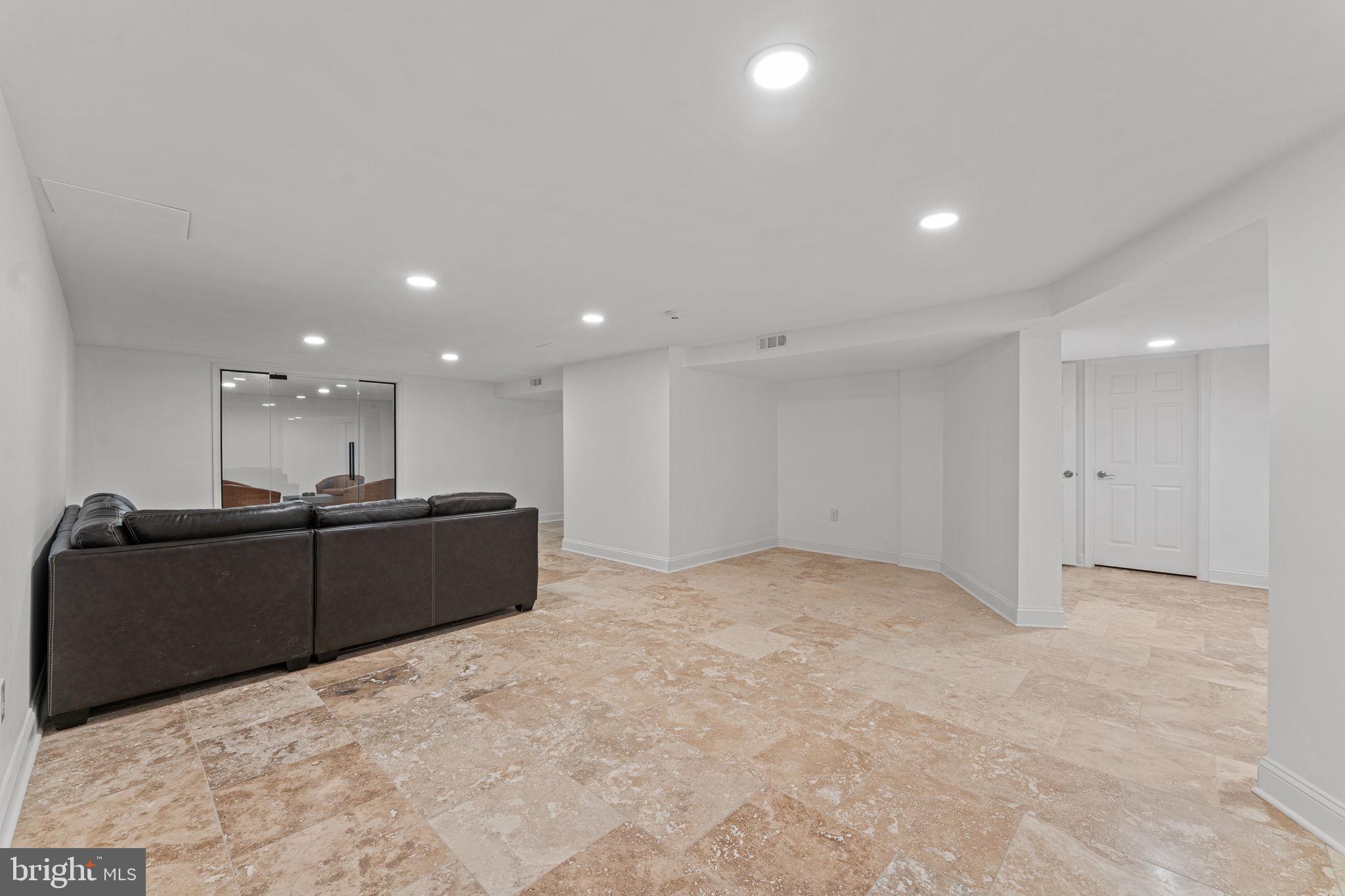 NORTHAMPTON ESTS - Residential