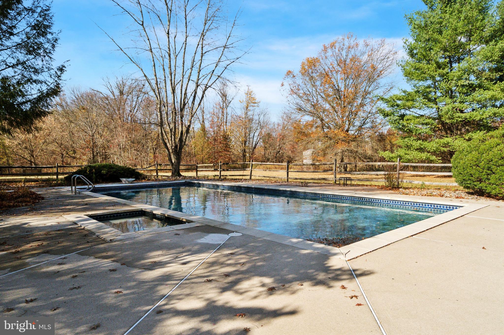 NORTHAMPTON ESTS - Residential