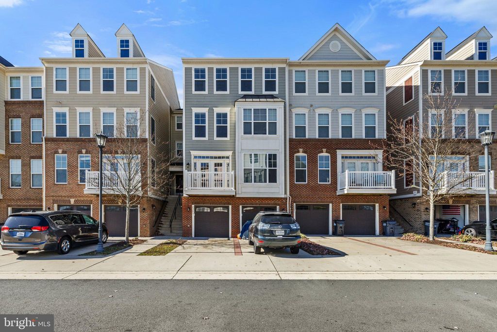 Photo of 25245 Laureldale Terrace, CHANTILLY, VA 20152 (MLS # VALO2108038)