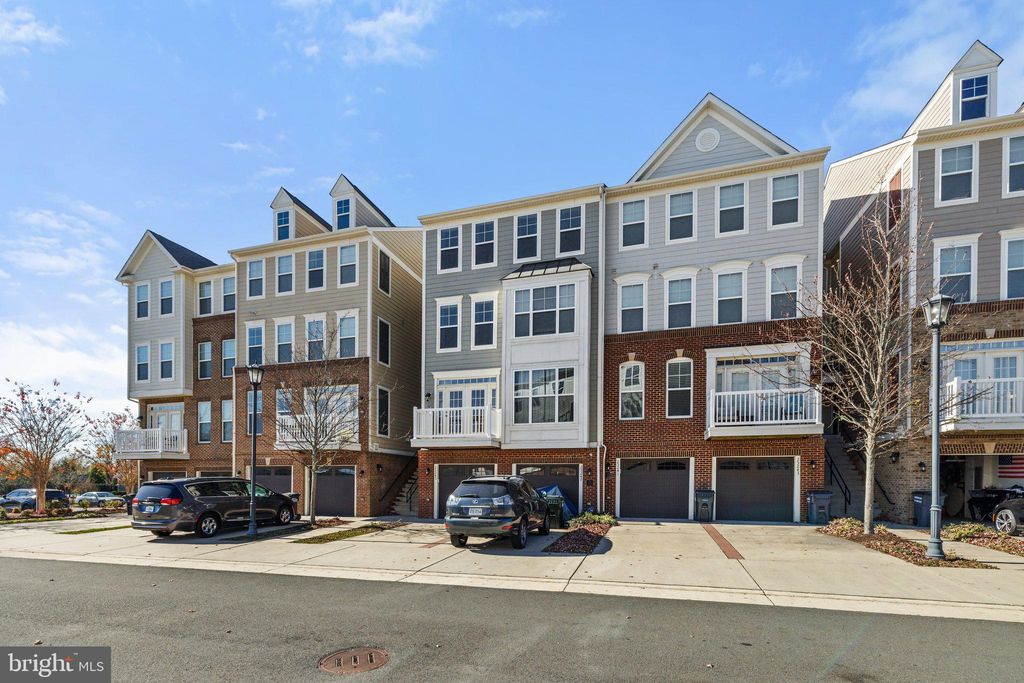 Photo of 25245 Laureldale Terrace, CHANTILLY, VA 20152 (MLS # VALO2108038)