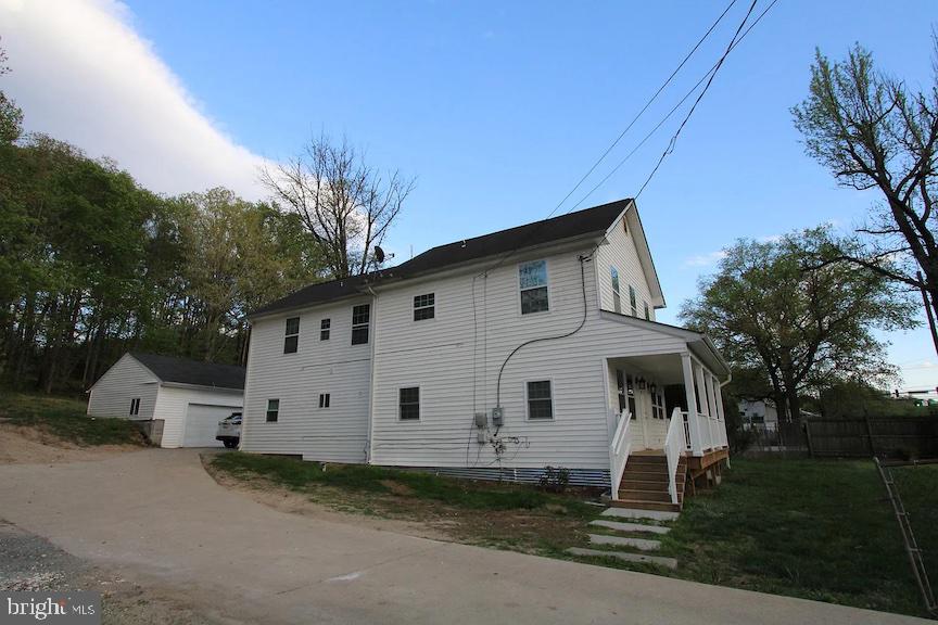 TEMPLE HILLS - Residential Lease