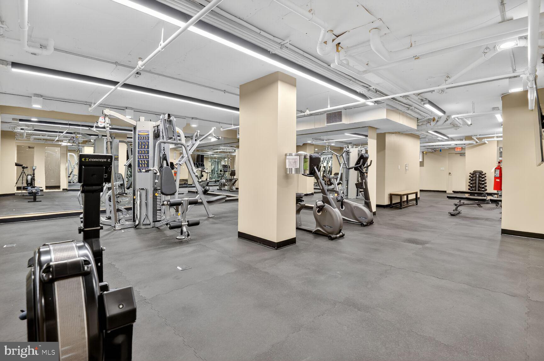 ENCORE OF MCLEAN - Residential