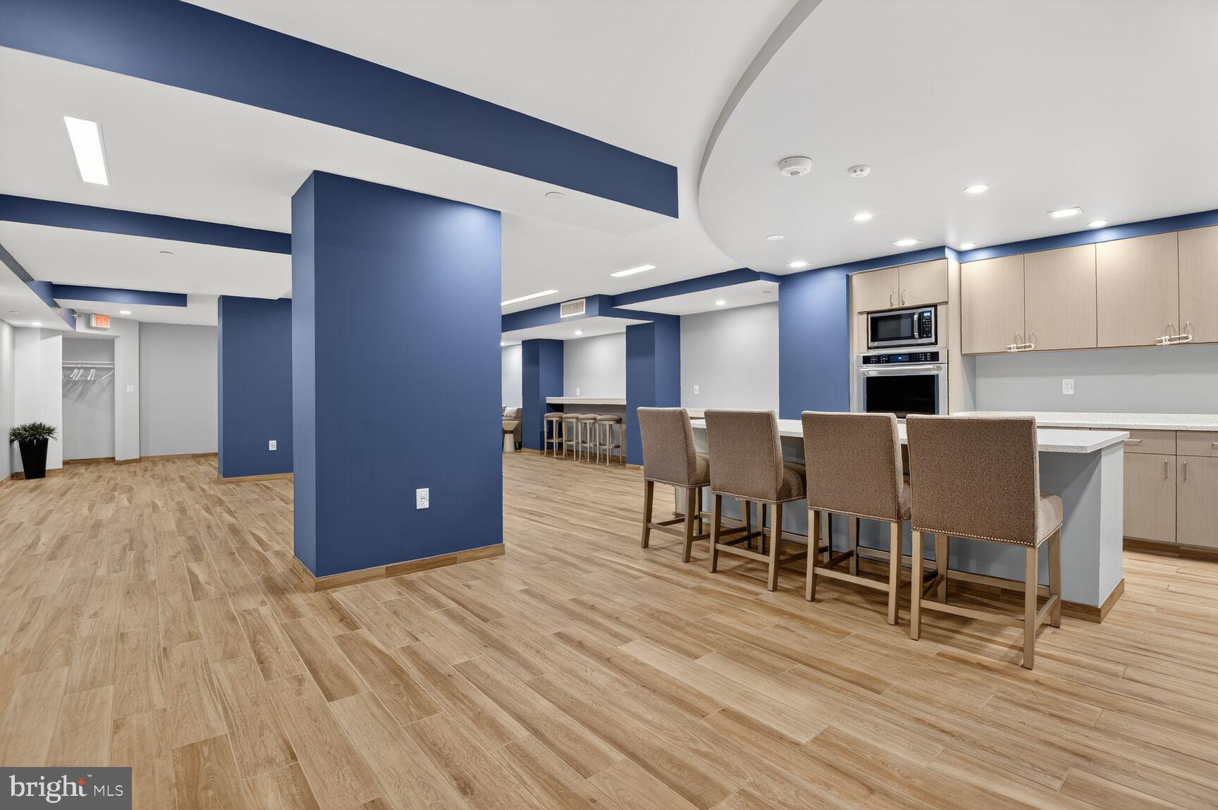 ENCORE OF MCLEAN - Residential