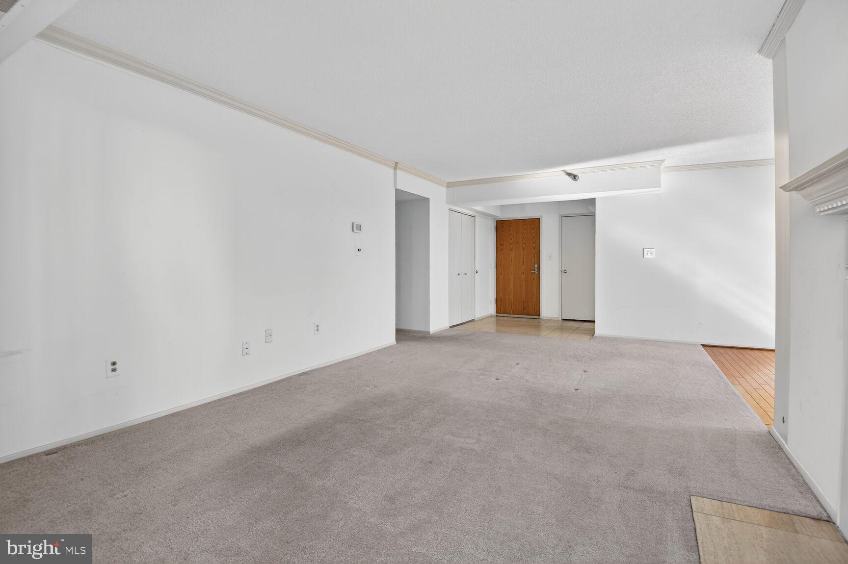 ENCORE OF MCLEAN - Residential