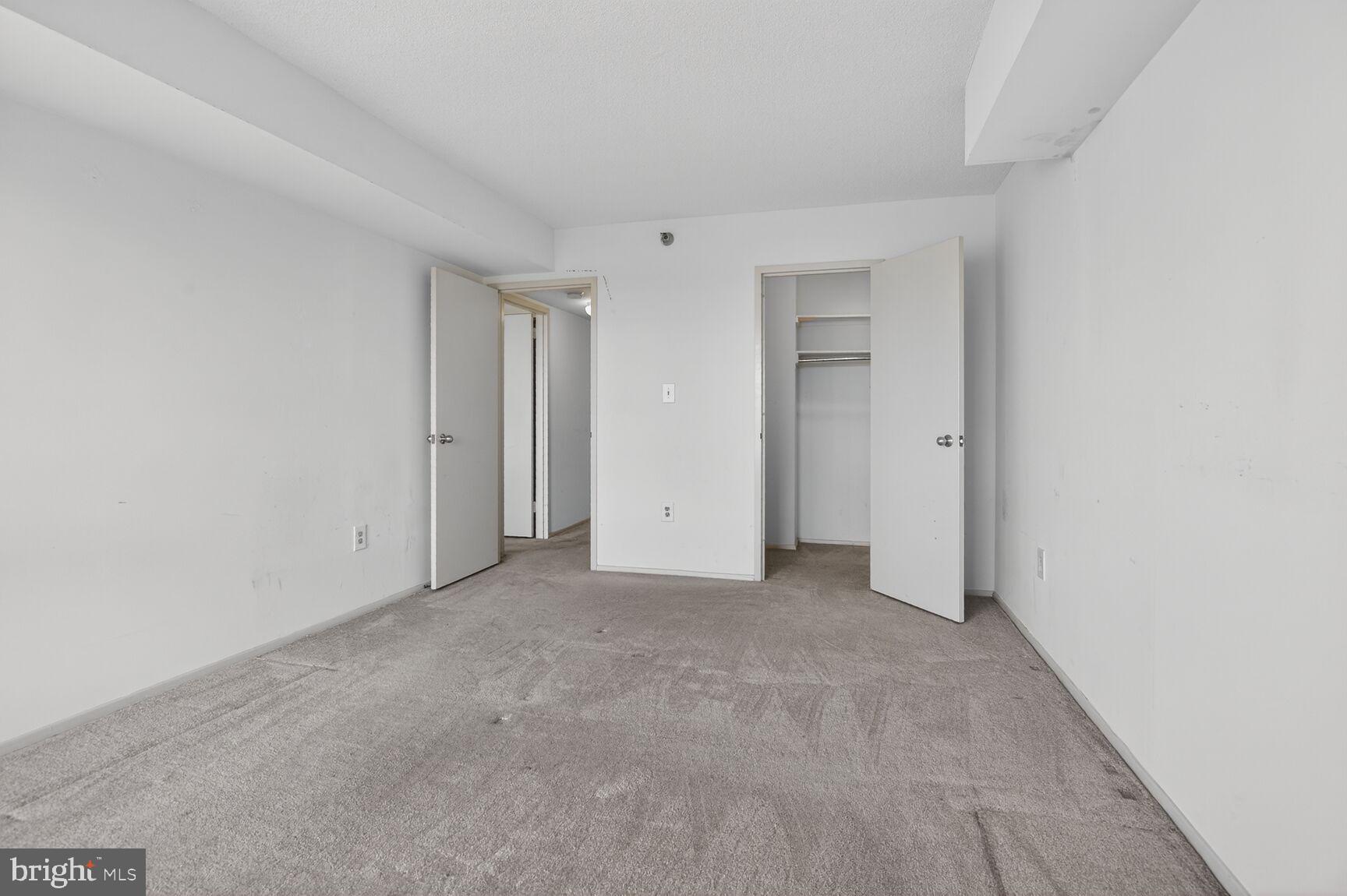 ENCORE OF MCLEAN - Residential