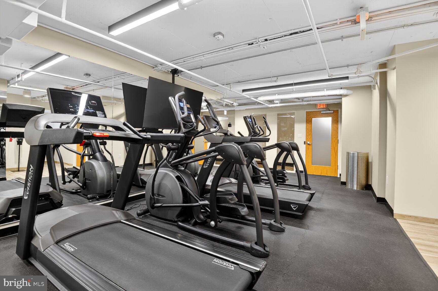 ENCORE OF MCLEAN - Residential