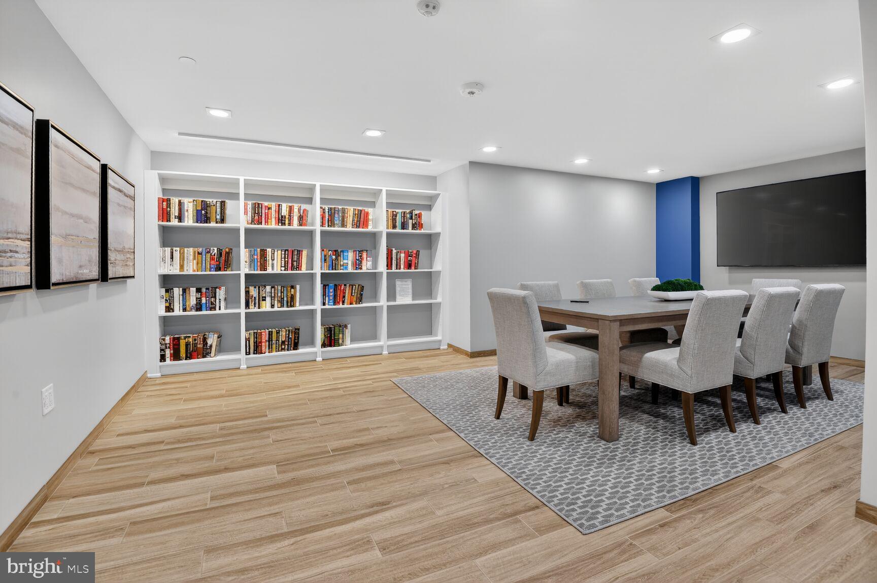 ENCORE OF MCLEAN - Residential