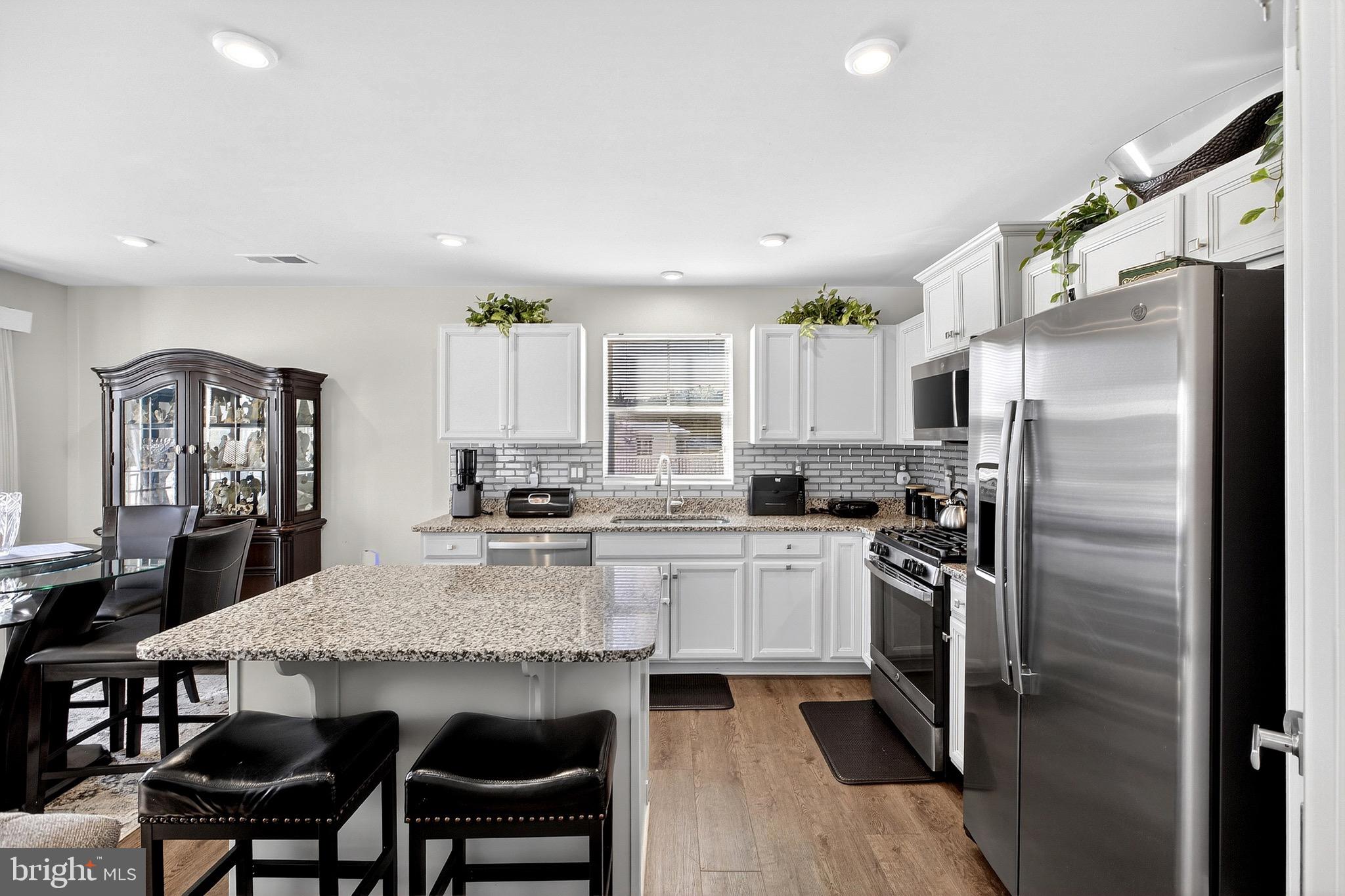 VERONA WOODS - Residential