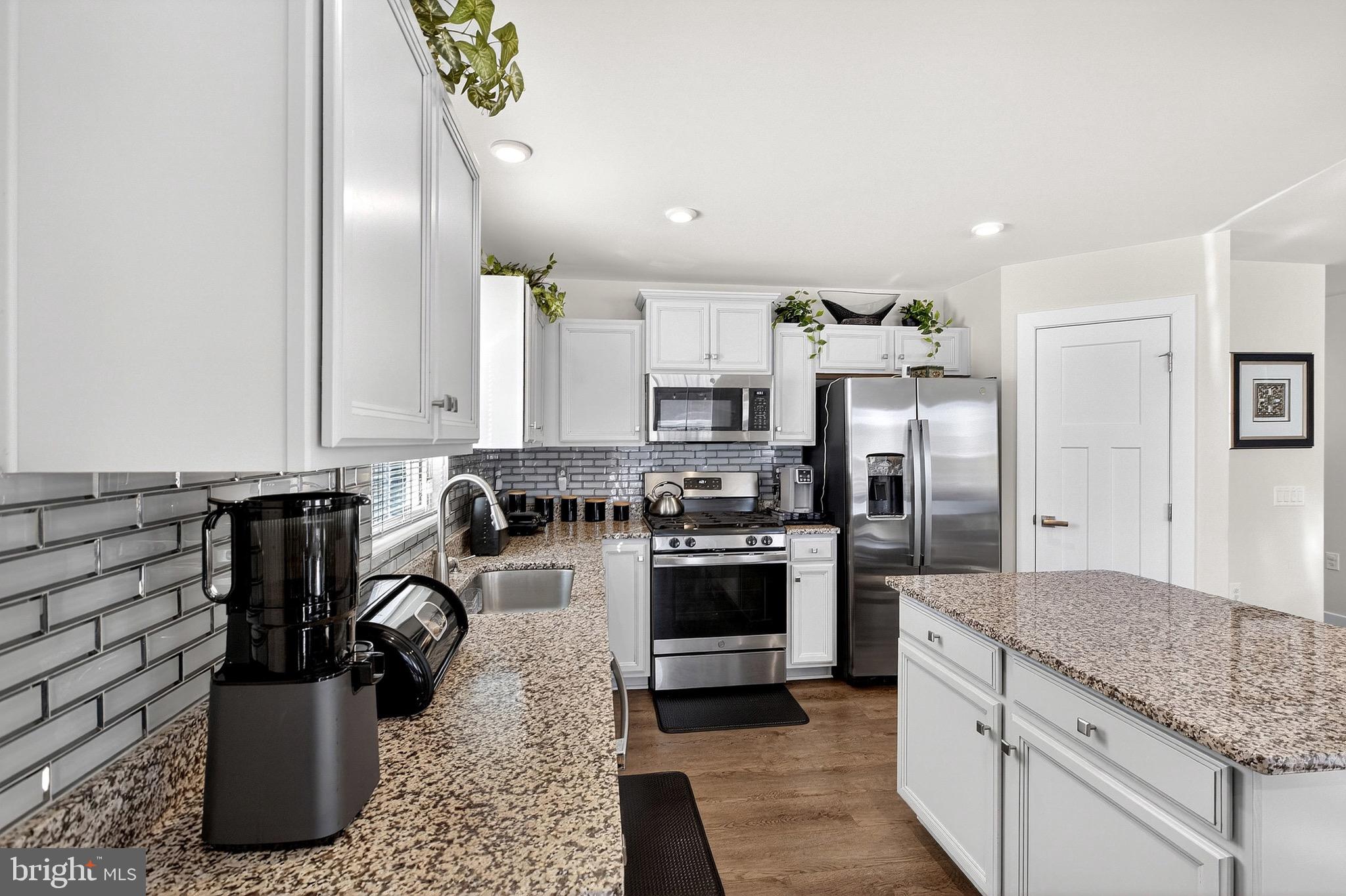 VERONA WOODS - Residential