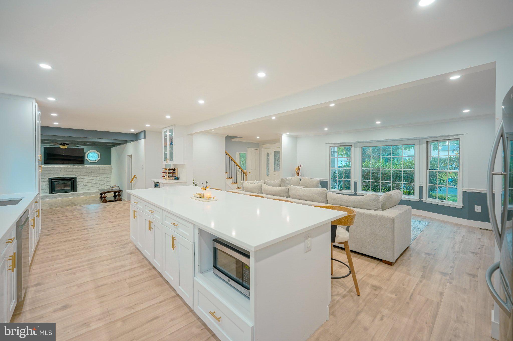 536 PERRY DRIVE