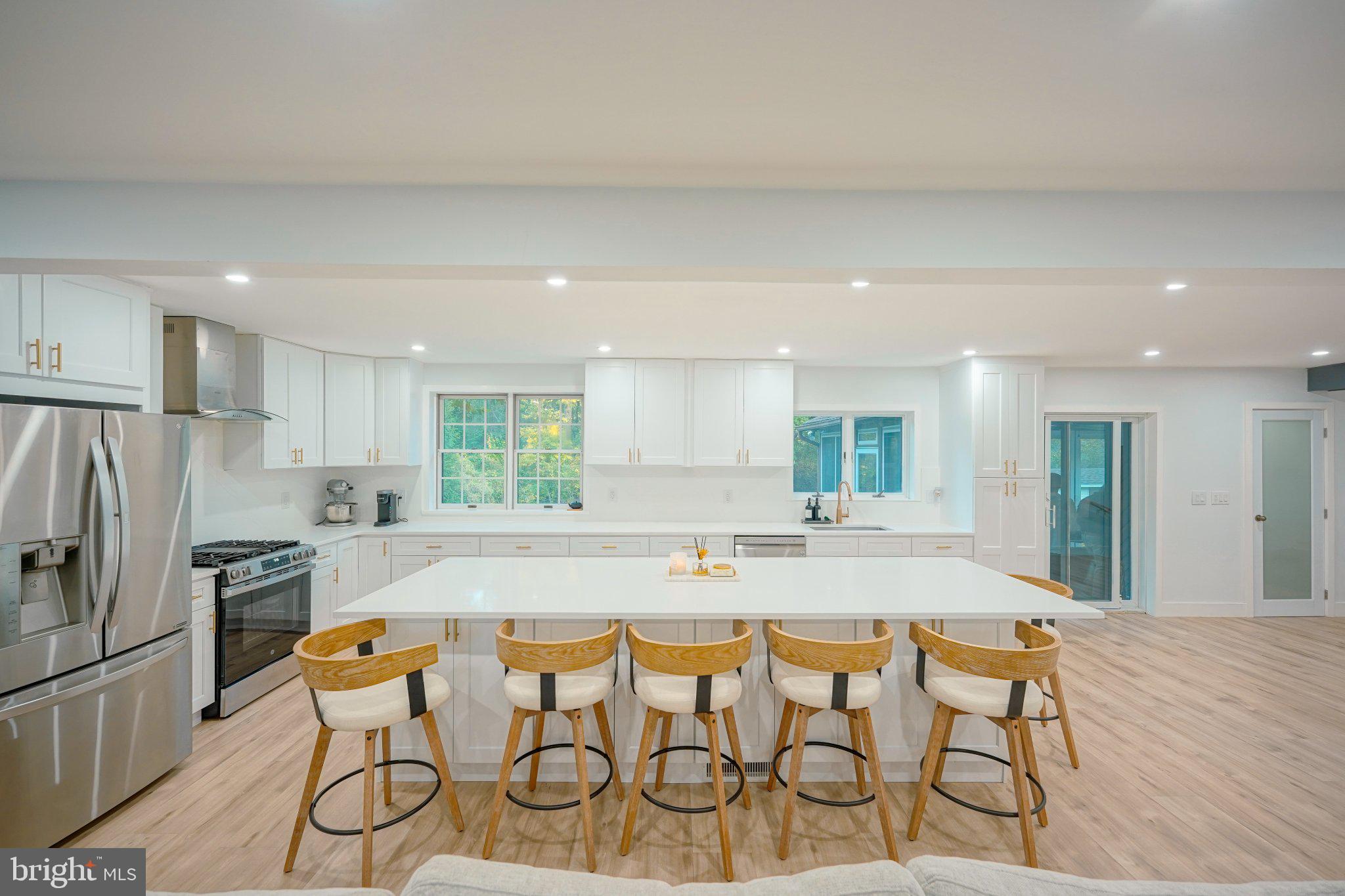 536 PERRY DRIVE