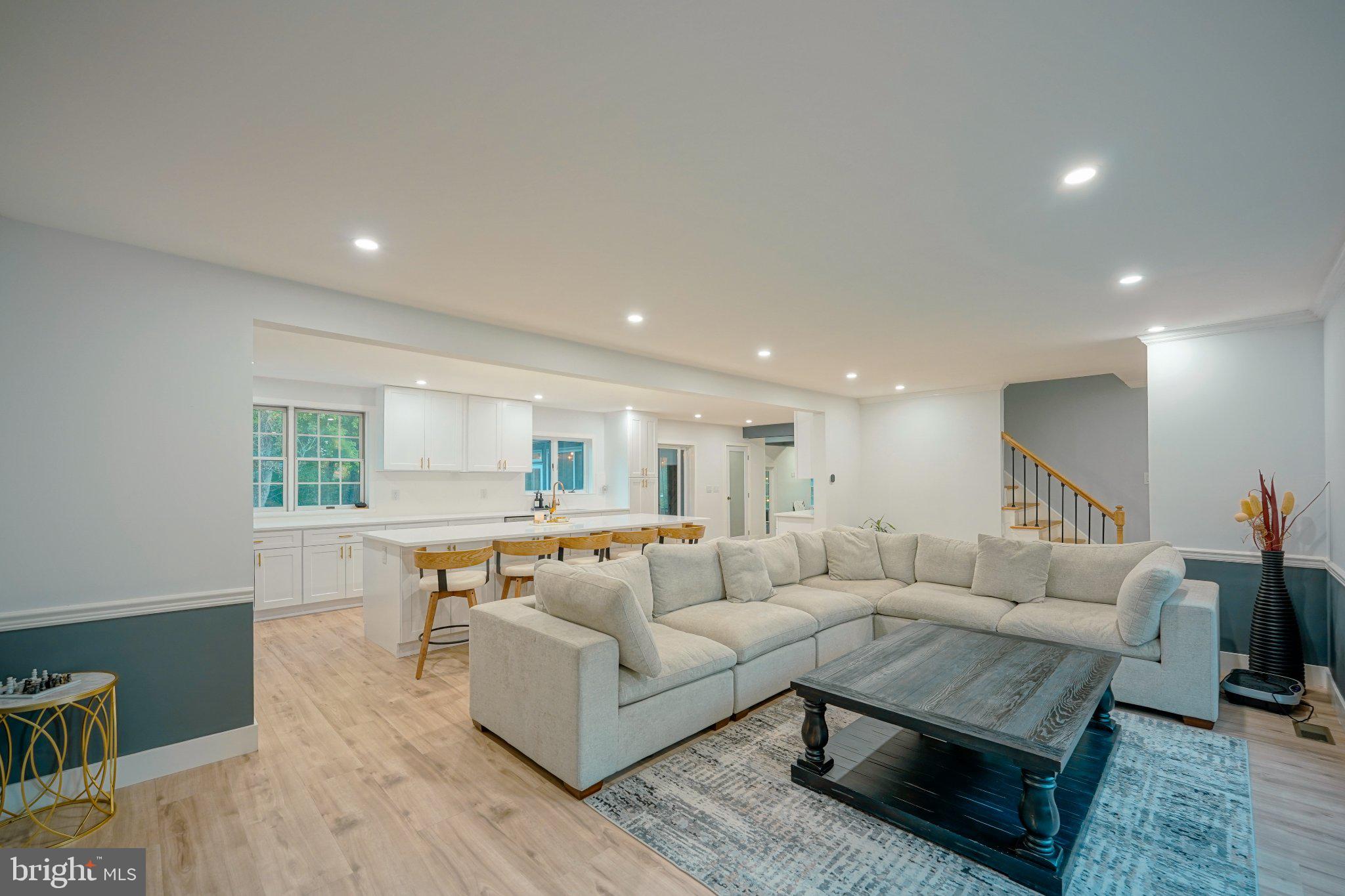 536 PERRY DRIVE