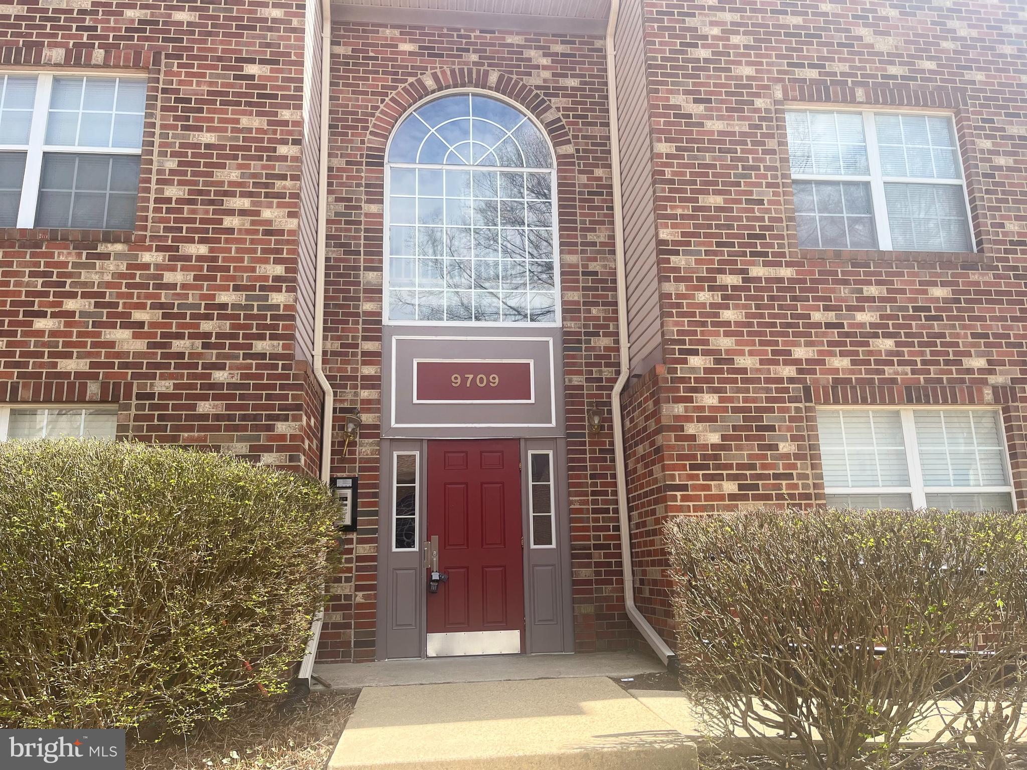 LAKE POINTE CONDOMINIUMS - Residential