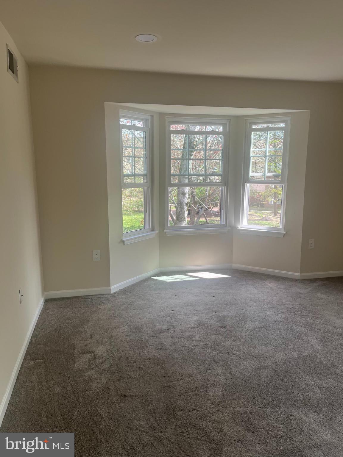 LAKE POINTE CONDOMINIUMS - Residential