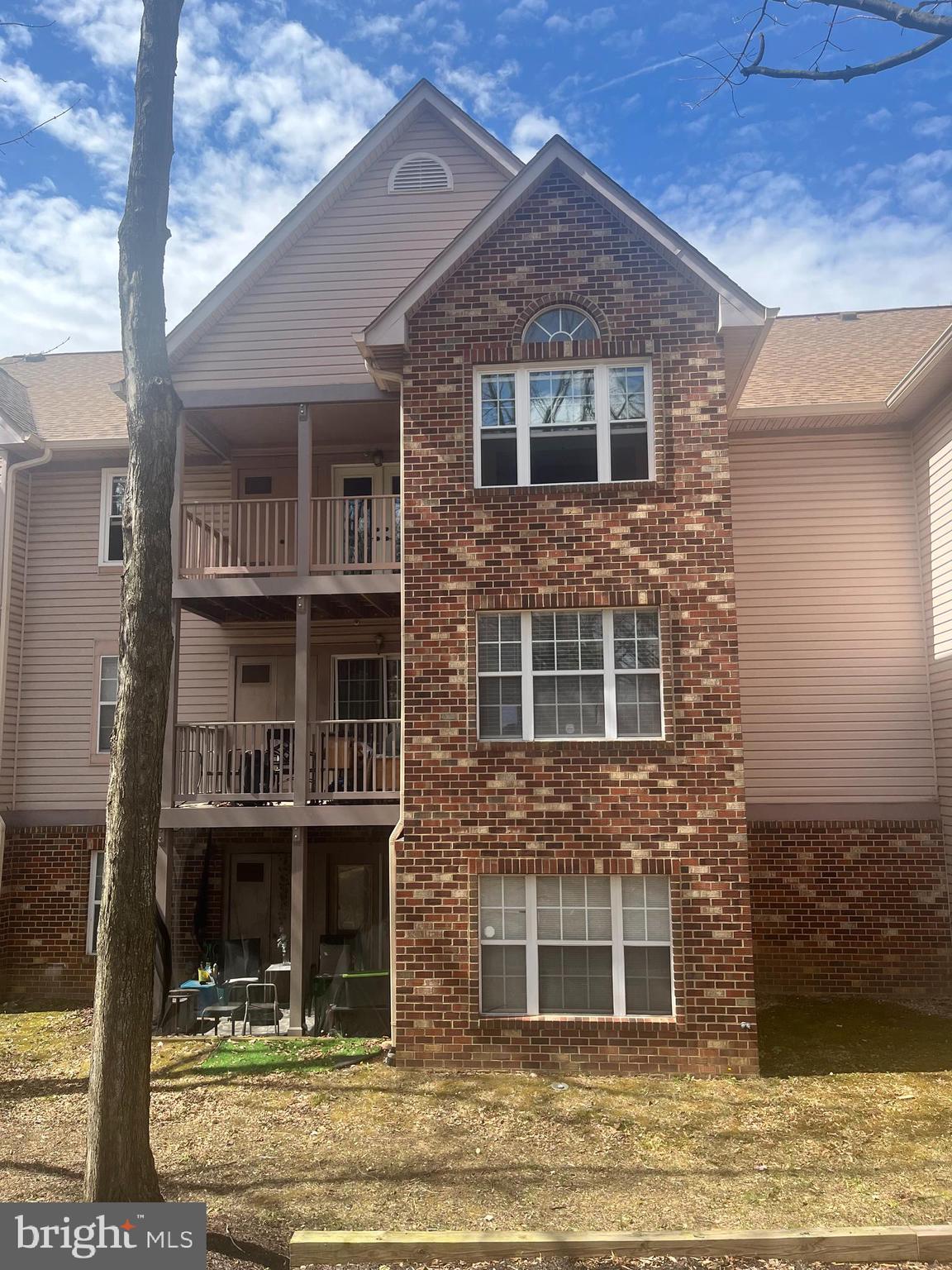 LAKE POINTE CONDOMINIUMS - Residential