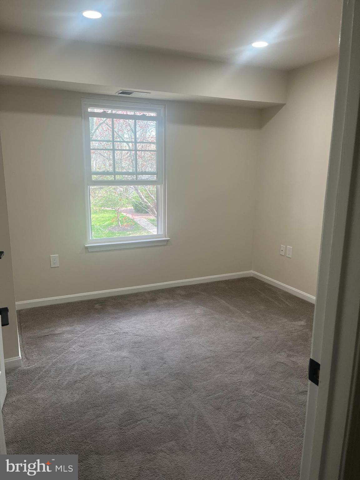 LAKE POINTE CONDOMINIUMS - Residential