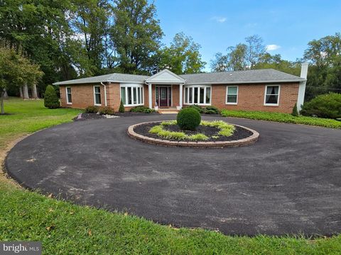 215 GRAVEL HILL ROAD HUNTINGDON VALLEY PA 19006