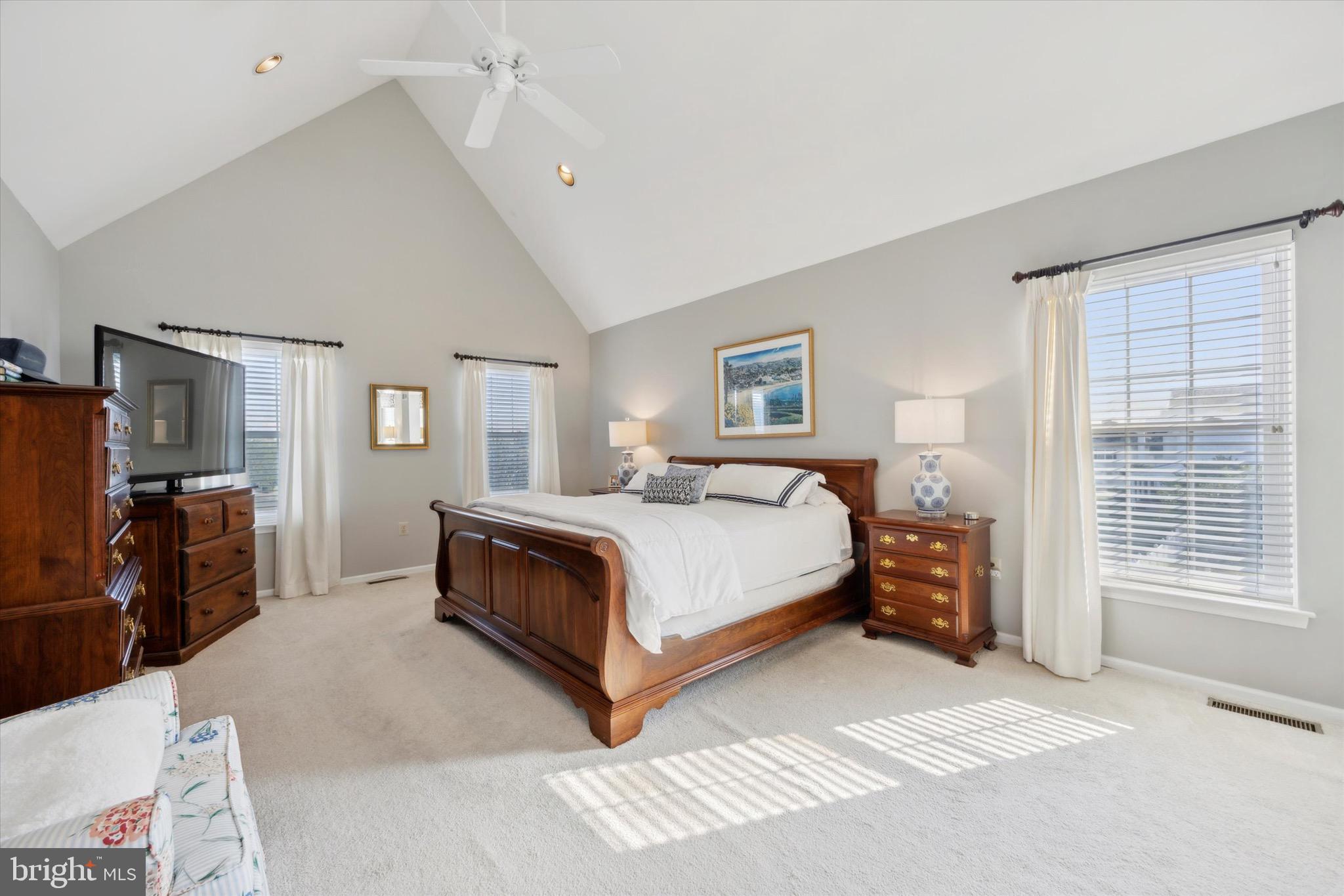 RAVEN HOLLOW - Residential