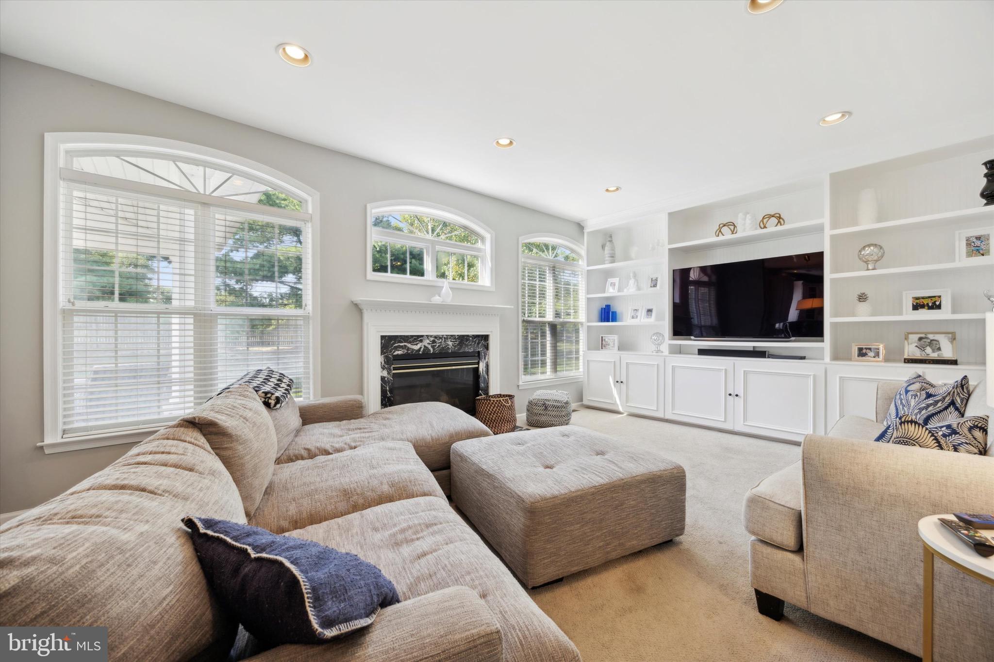 RAVEN HOLLOW - Residential