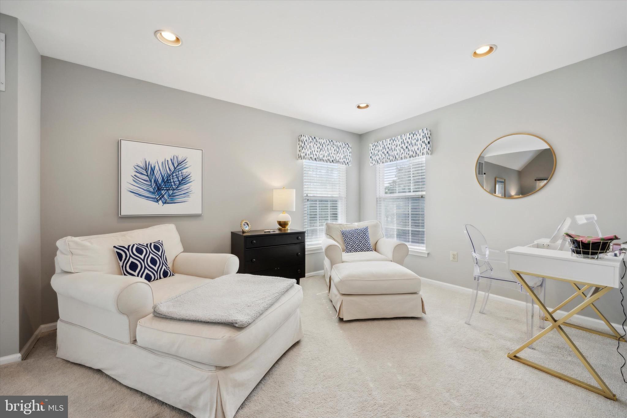 RAVEN HOLLOW - Residential