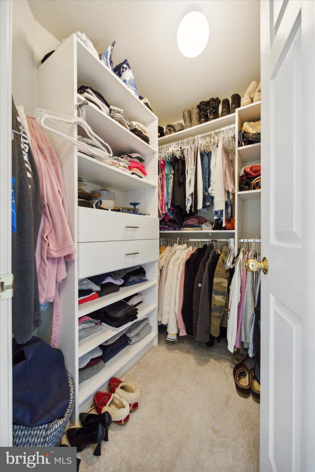 RAVEN HOLLOW - Residential