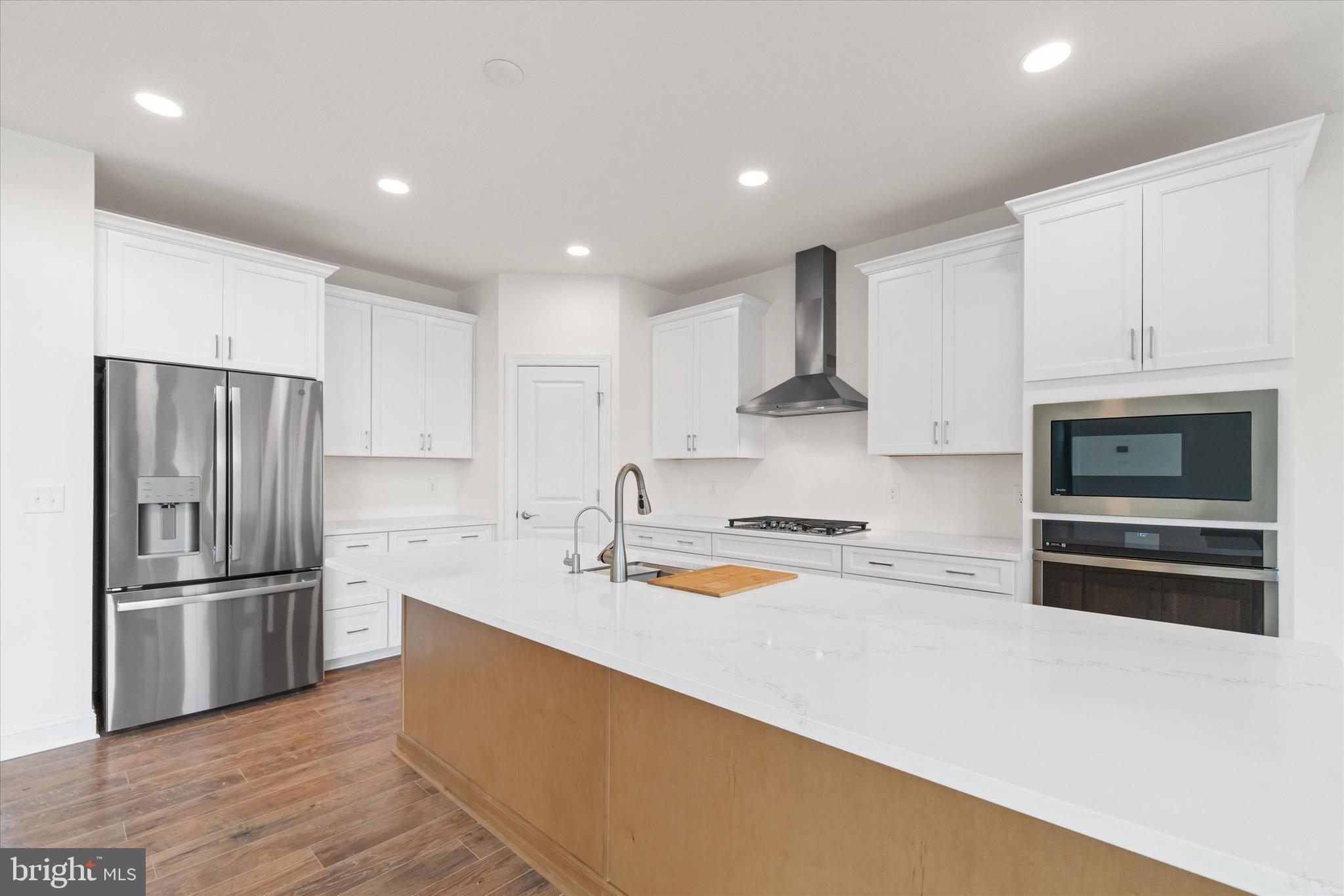 ESTATES AT MILTON CROSSING - Residential