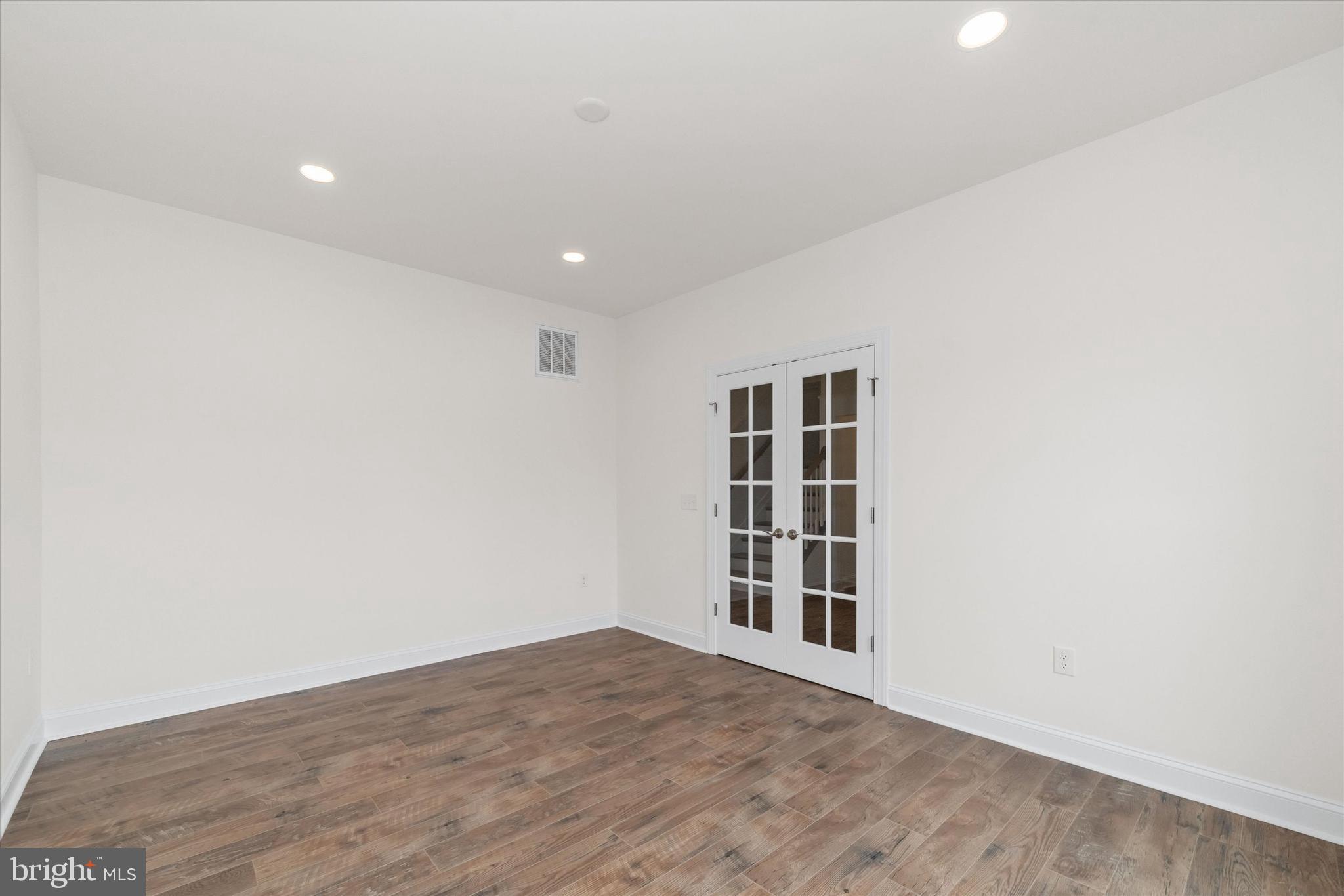 ESTATES AT MILTON CROSSING - Residential