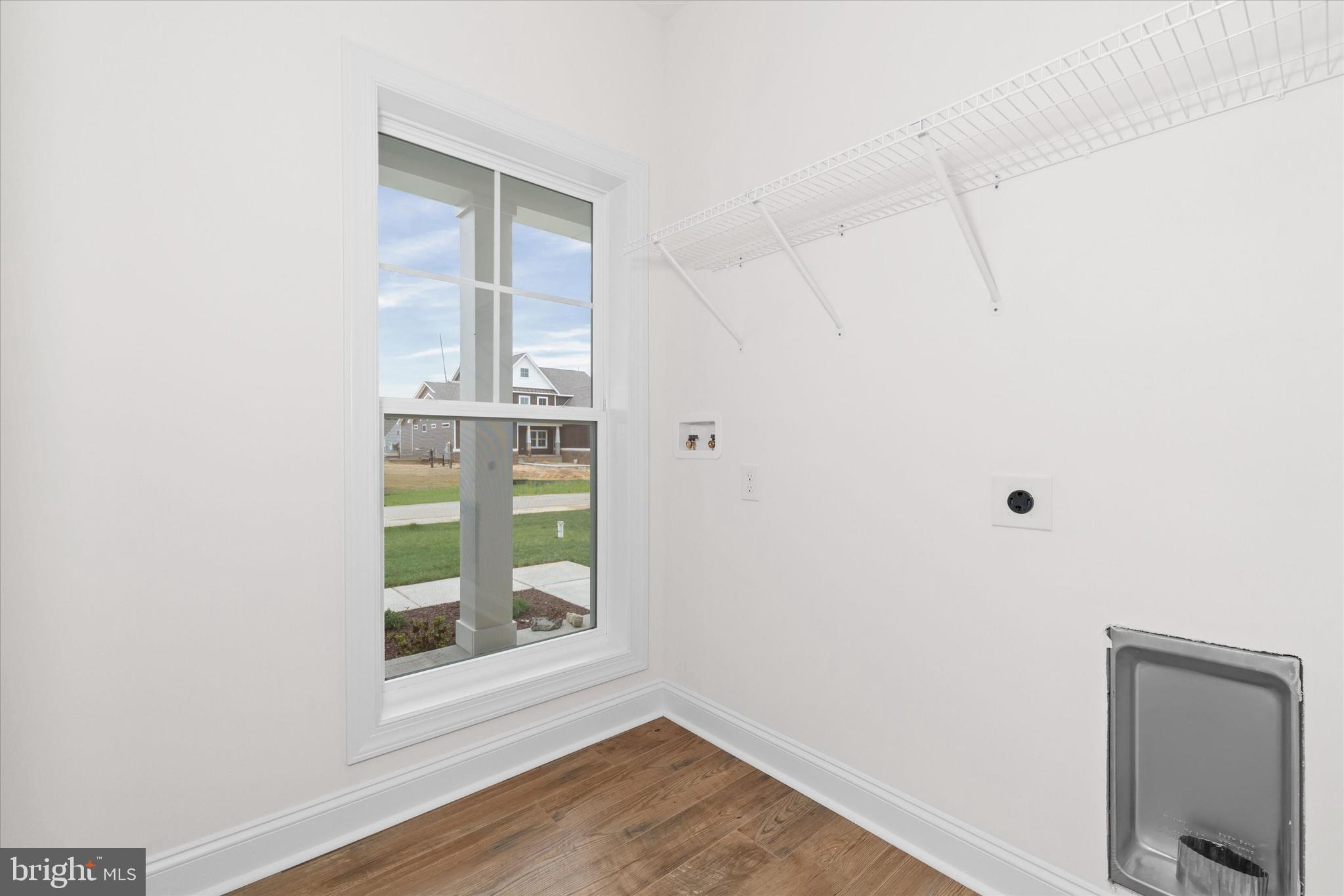 ESTATES AT MILTON CROSSING - Residential