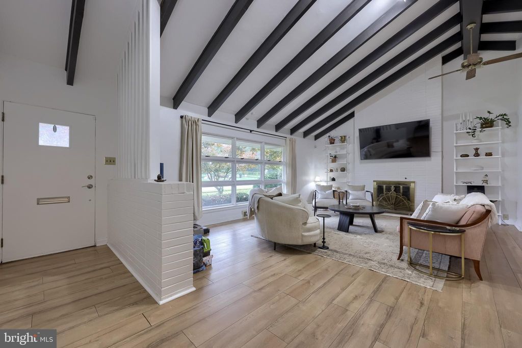 Photo of 633 Country Club Road, YORK, PA 17403 (MLS # PAYK2090858)