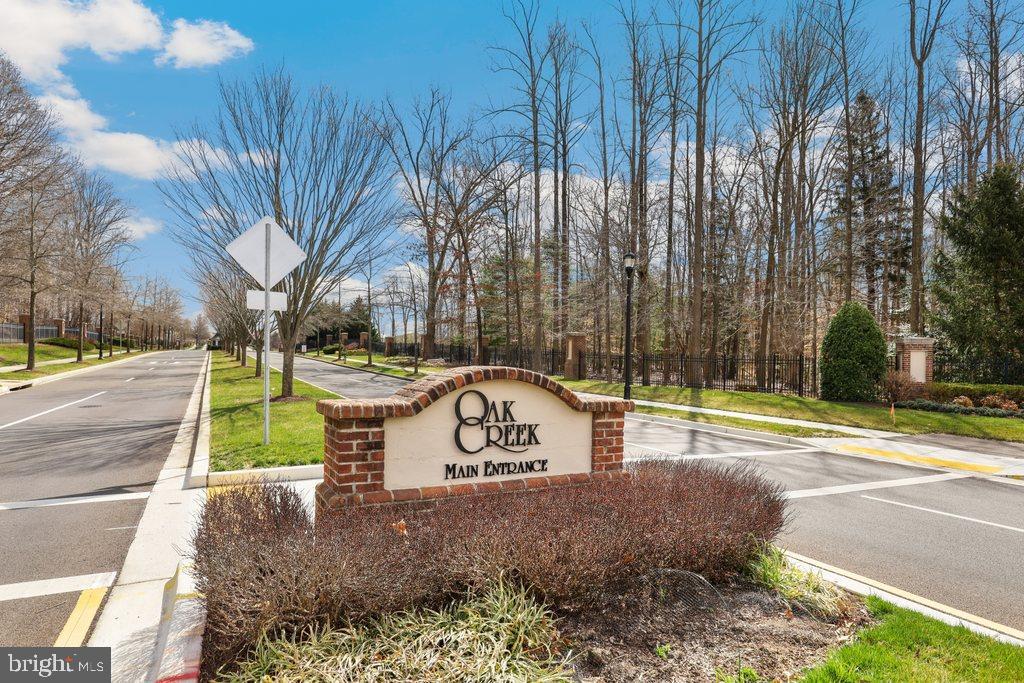 OAK CREEK CLUB - Residential