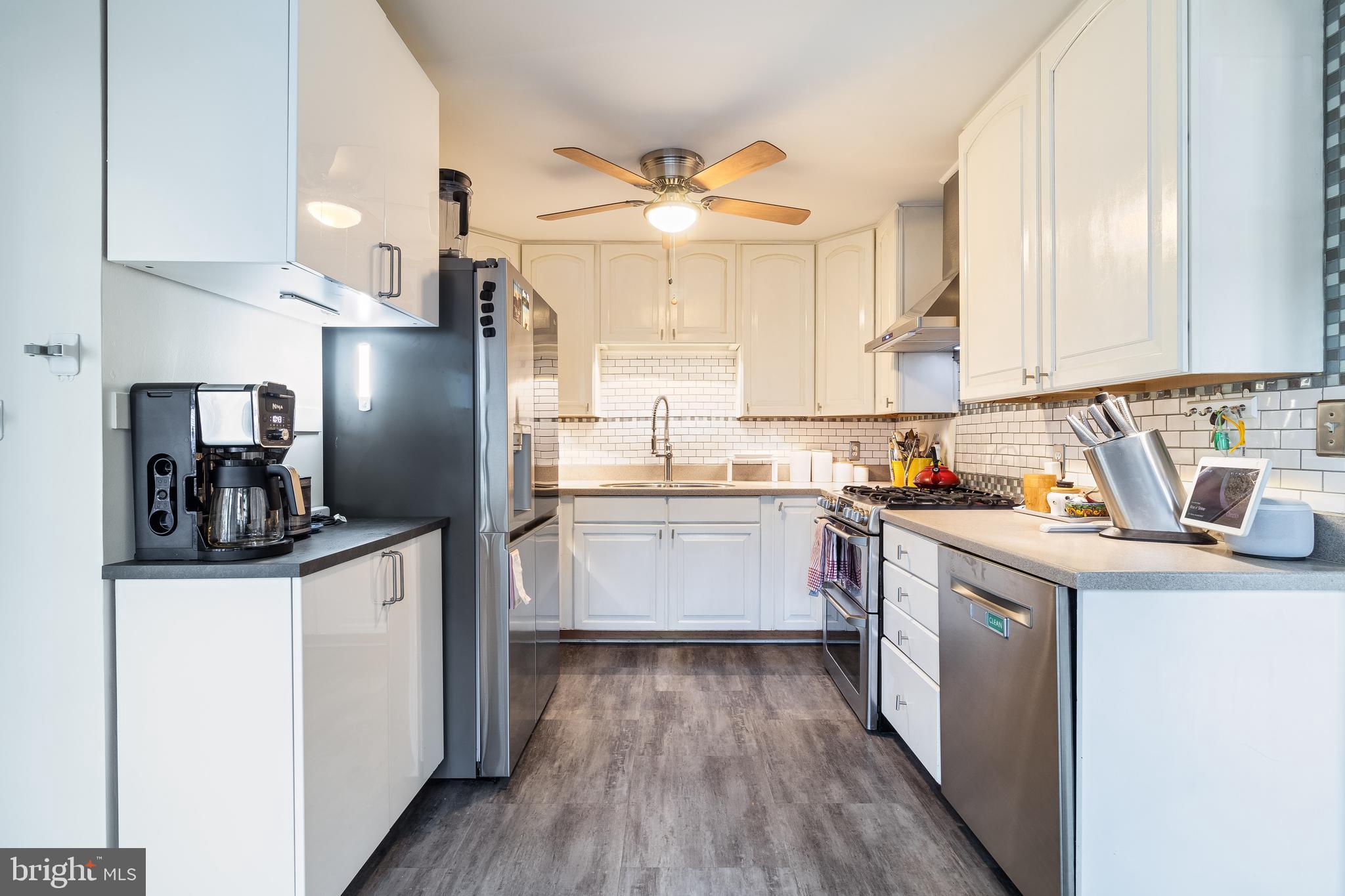 LANDHAVEN - Residential