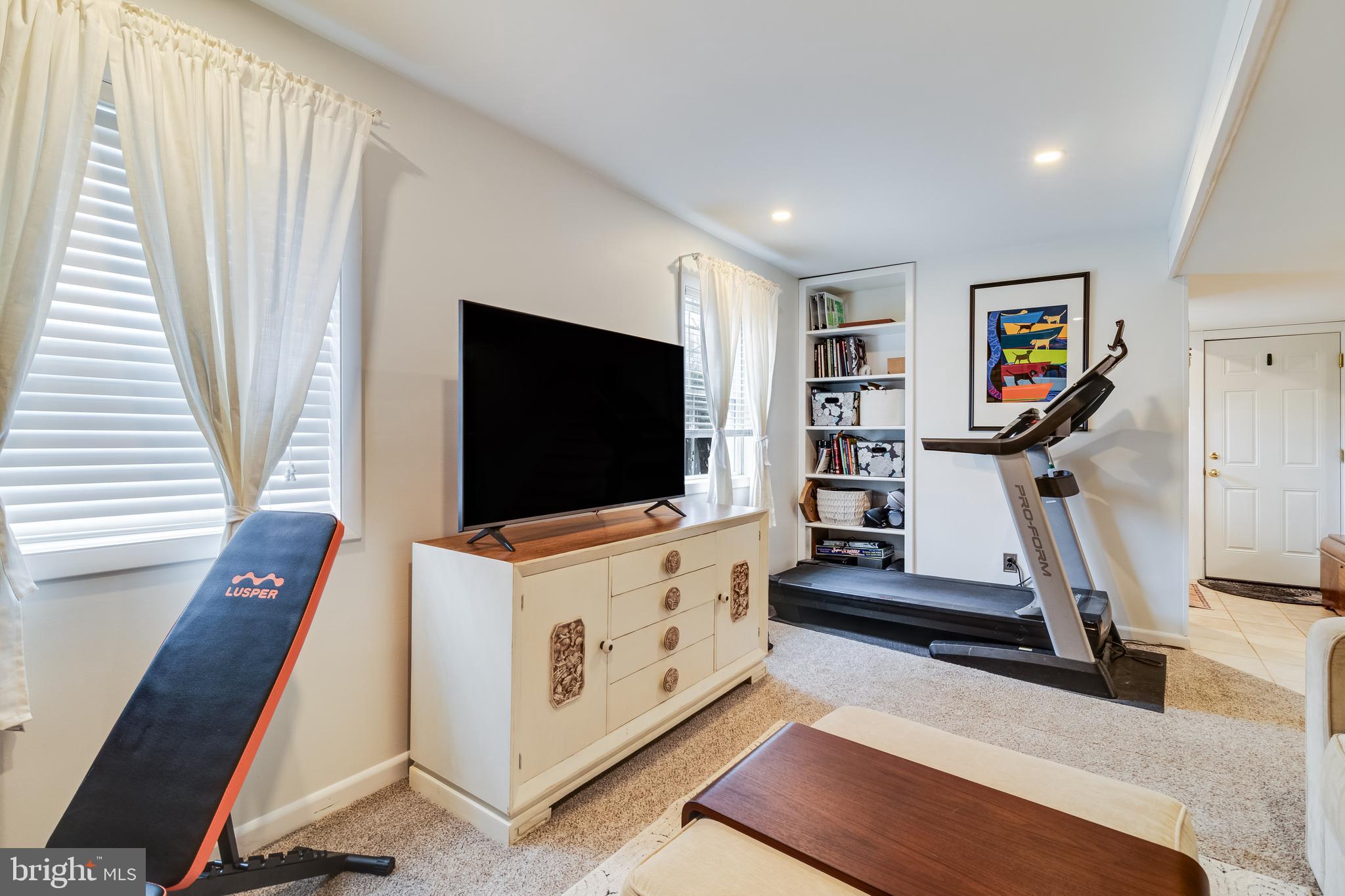 LANDHAVEN - Residential