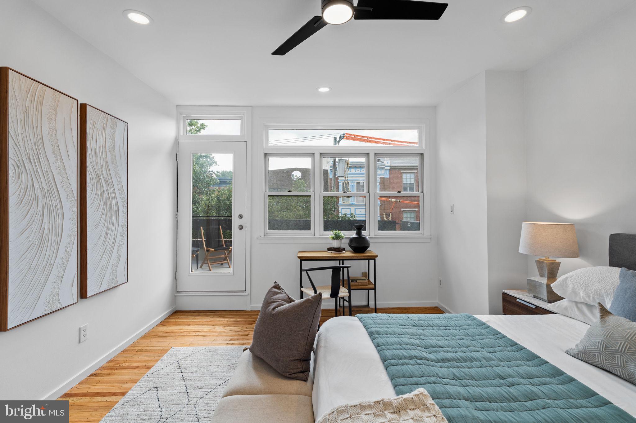 QUEEN VILLAGE - Residential