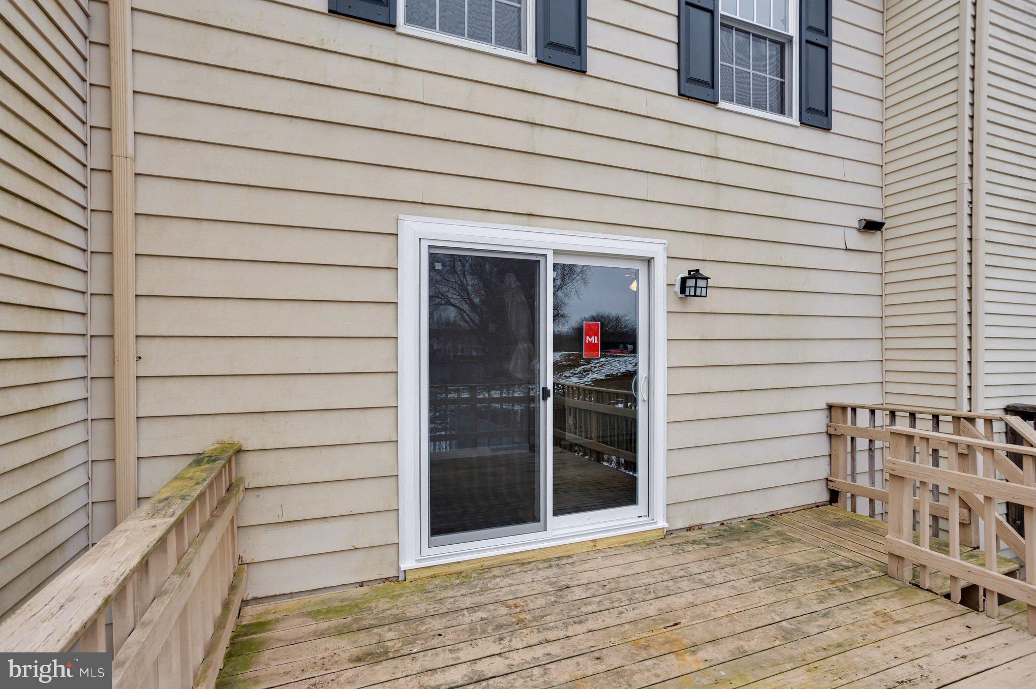 CONSTANT FRIENDSHIP - Residential