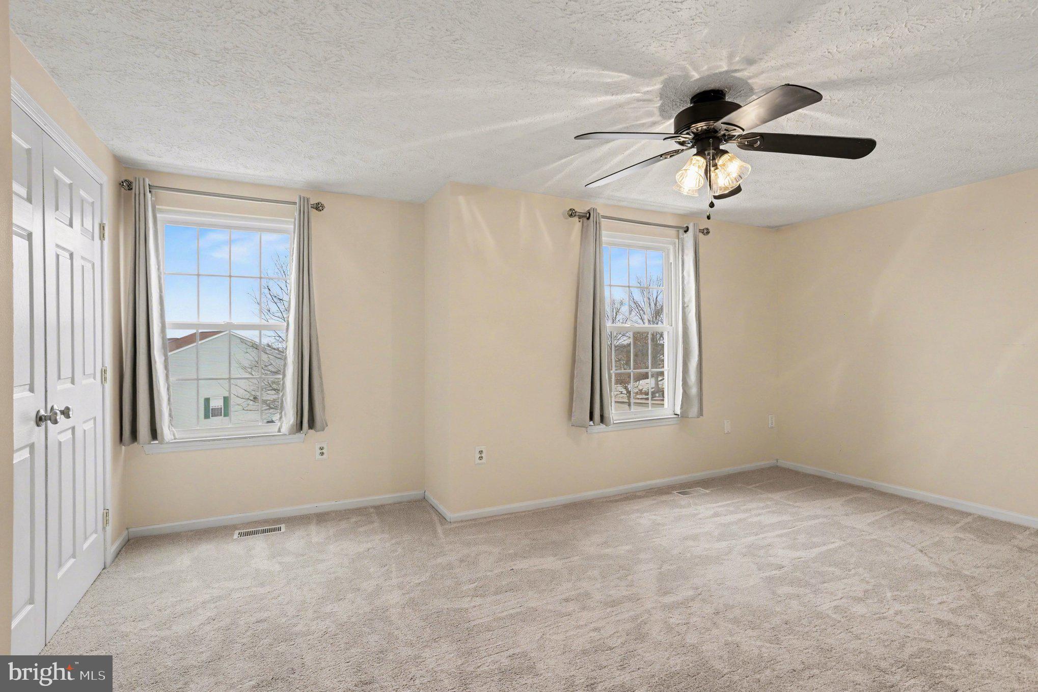 CONSTANT FRIENDSHIP - Residential