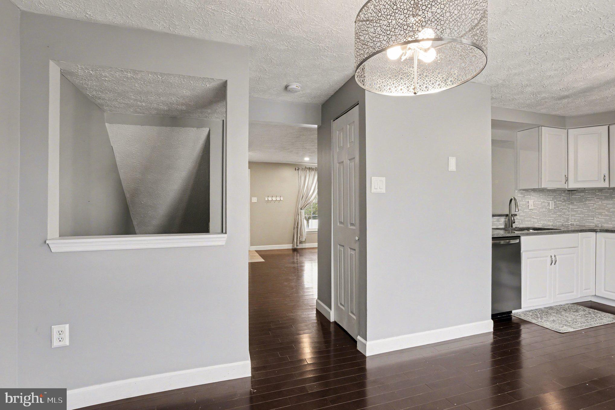 CONSTANT FRIENDSHIP - Residential