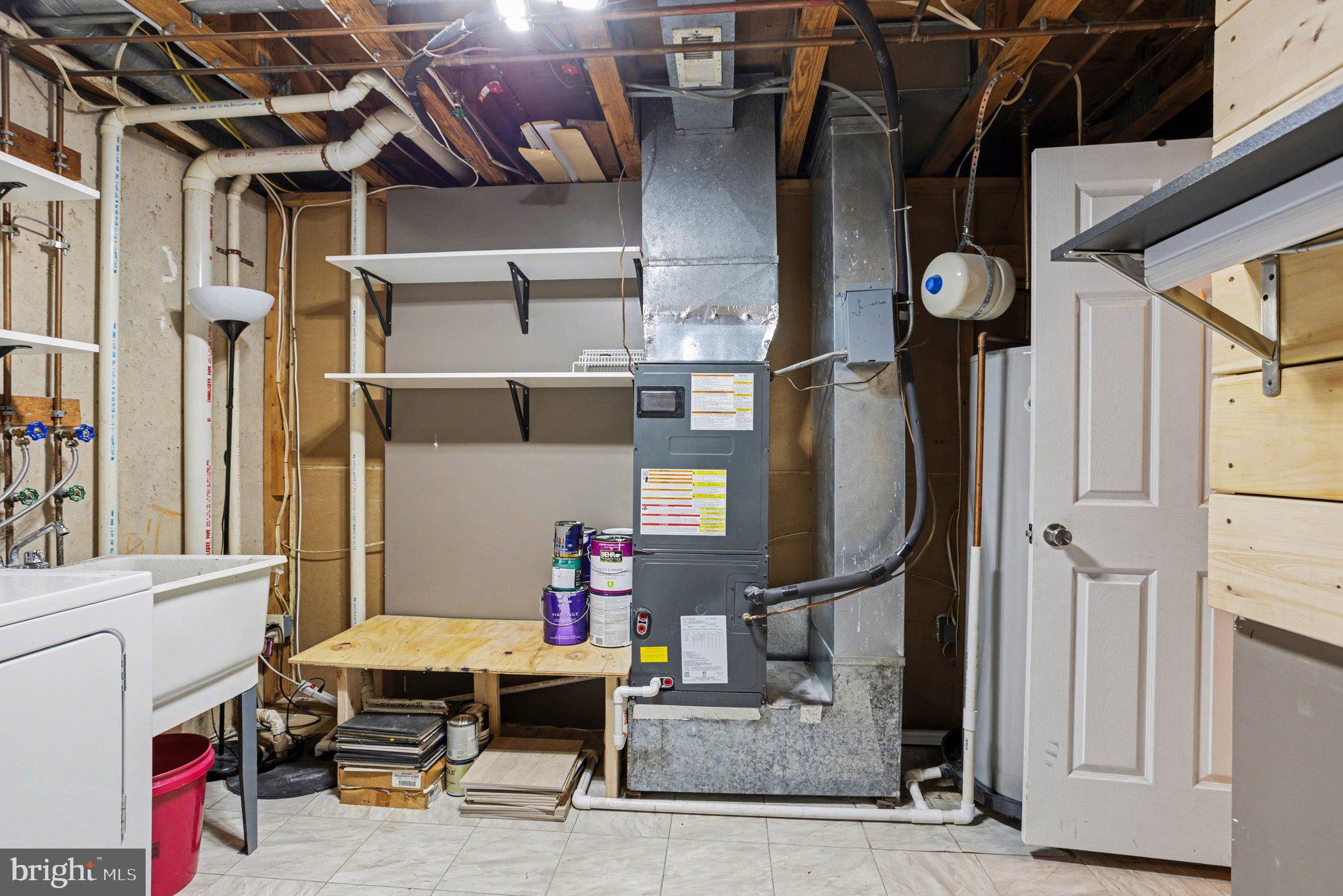 CONSTANT FRIENDSHIP - Residential