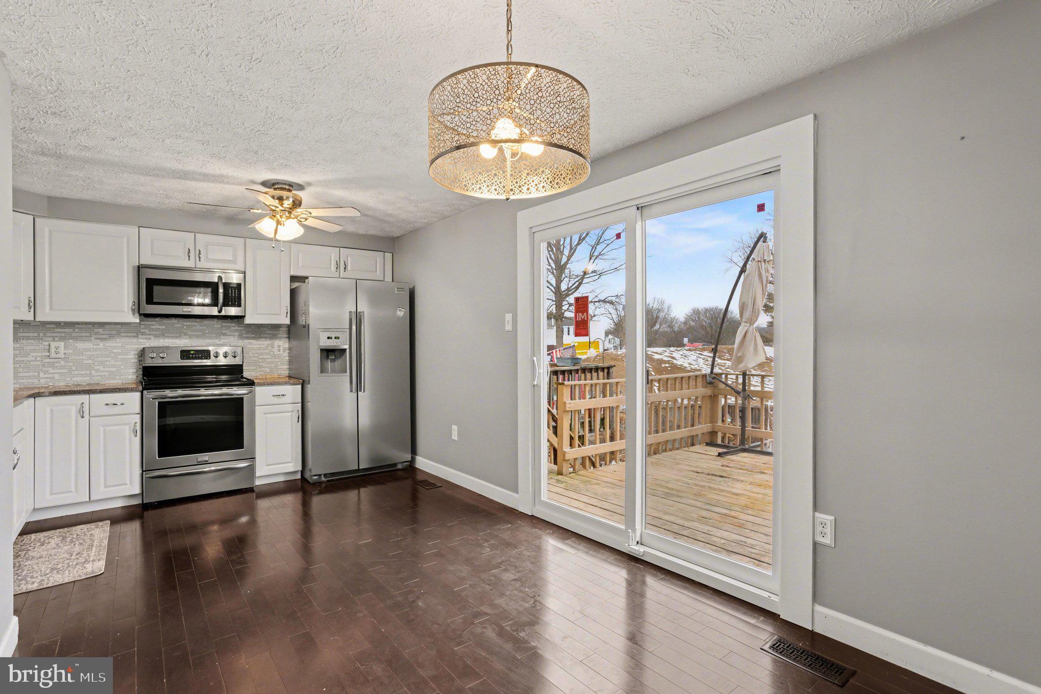 CONSTANT FRIENDSHIP - Residential