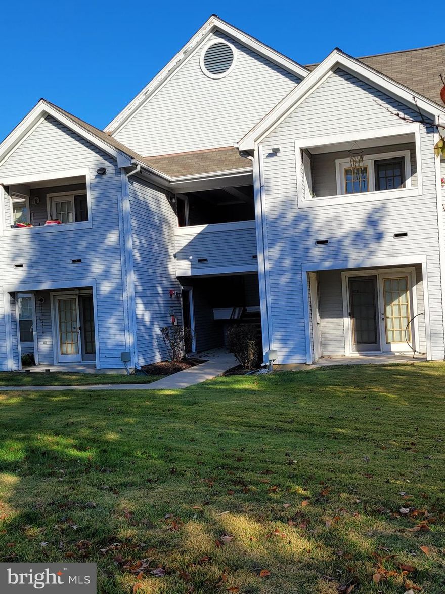 If you have a client who is looking for the perfect rental, LOOK NO FURTHER!!! This lovely condo in the heart of Upper Marlbor, close to shopping, public transportation, and minutes from Pennsylvania which can lead you into the District of Columbia is the perfect house.