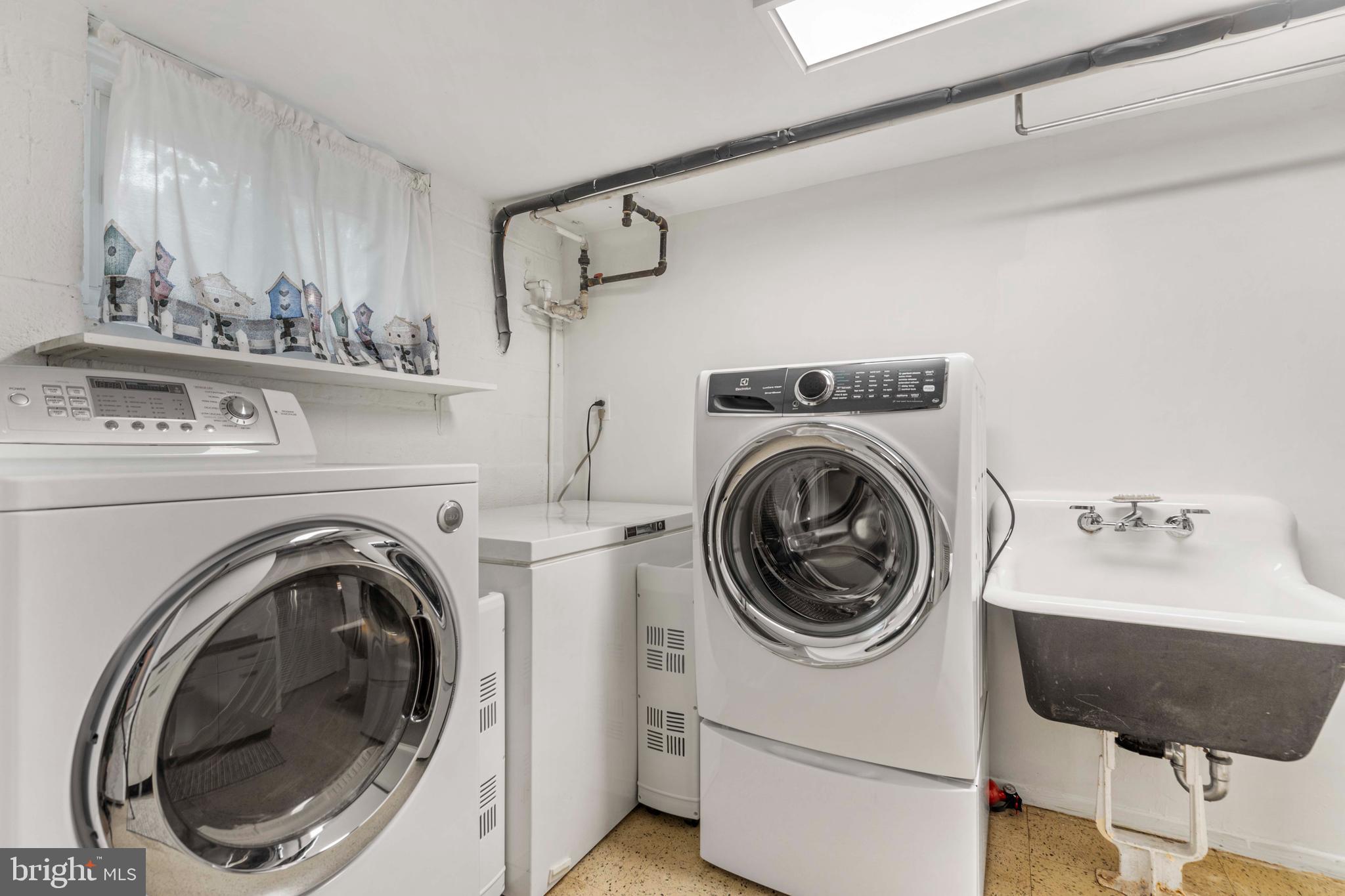 PARKLAWN - Residential