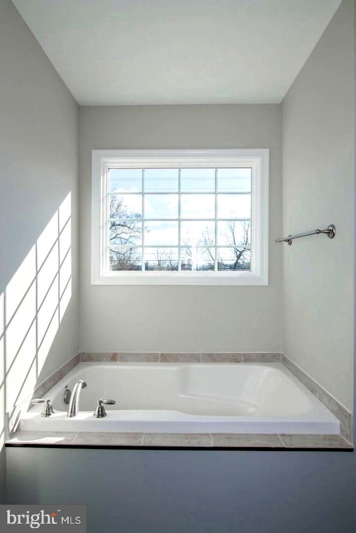 BENTWOOD ESTATES - Residential