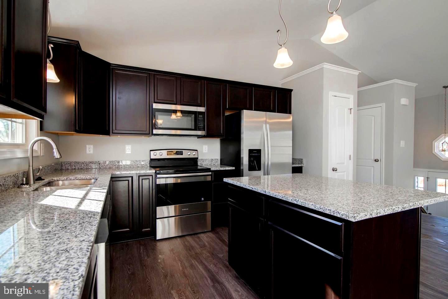 BENTWOOD ESTATES - Residential