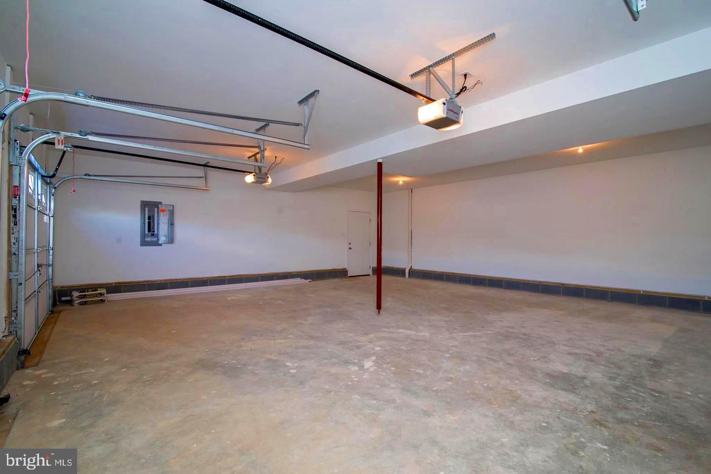 BENTWOOD ESTATES - Residential