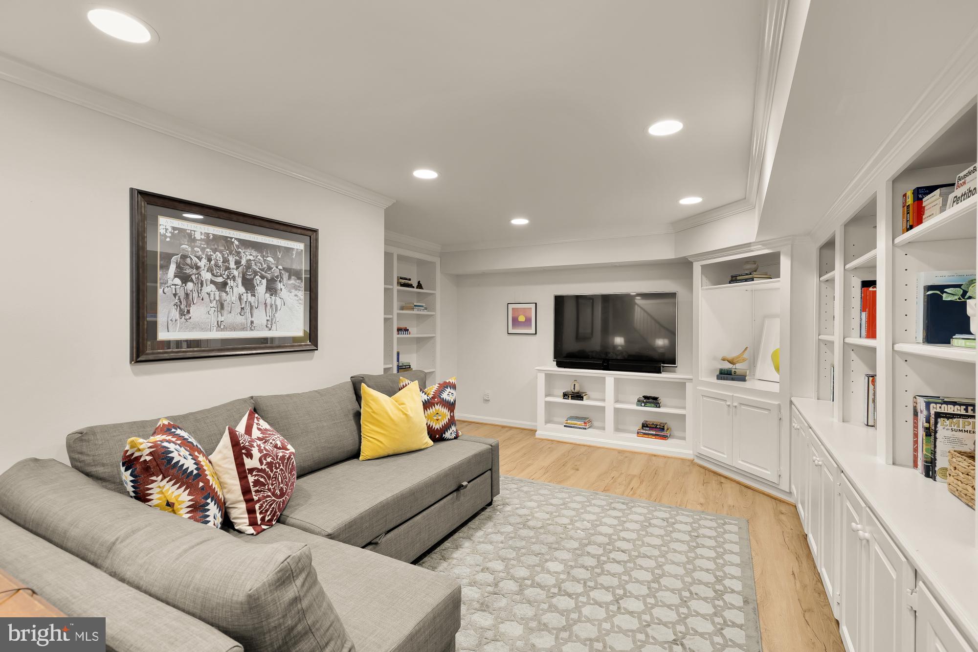 CHEVY CHASE VILLAGE - Residential