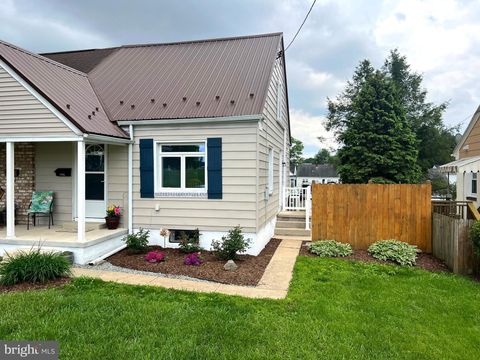704 W MAPLE STREET PALMYRA PA 17078