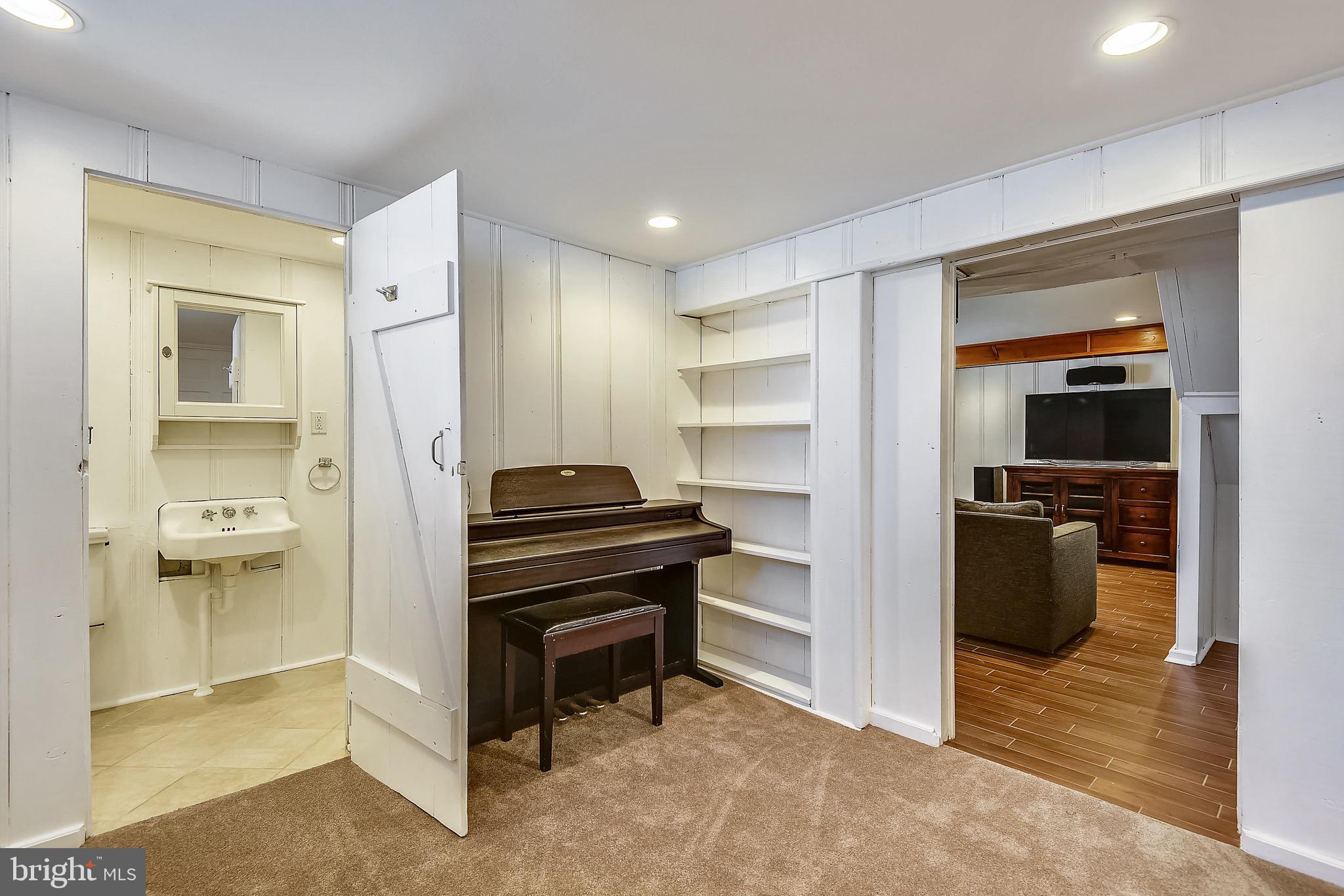 LONGVIEW ON MAGOTHY - Residential