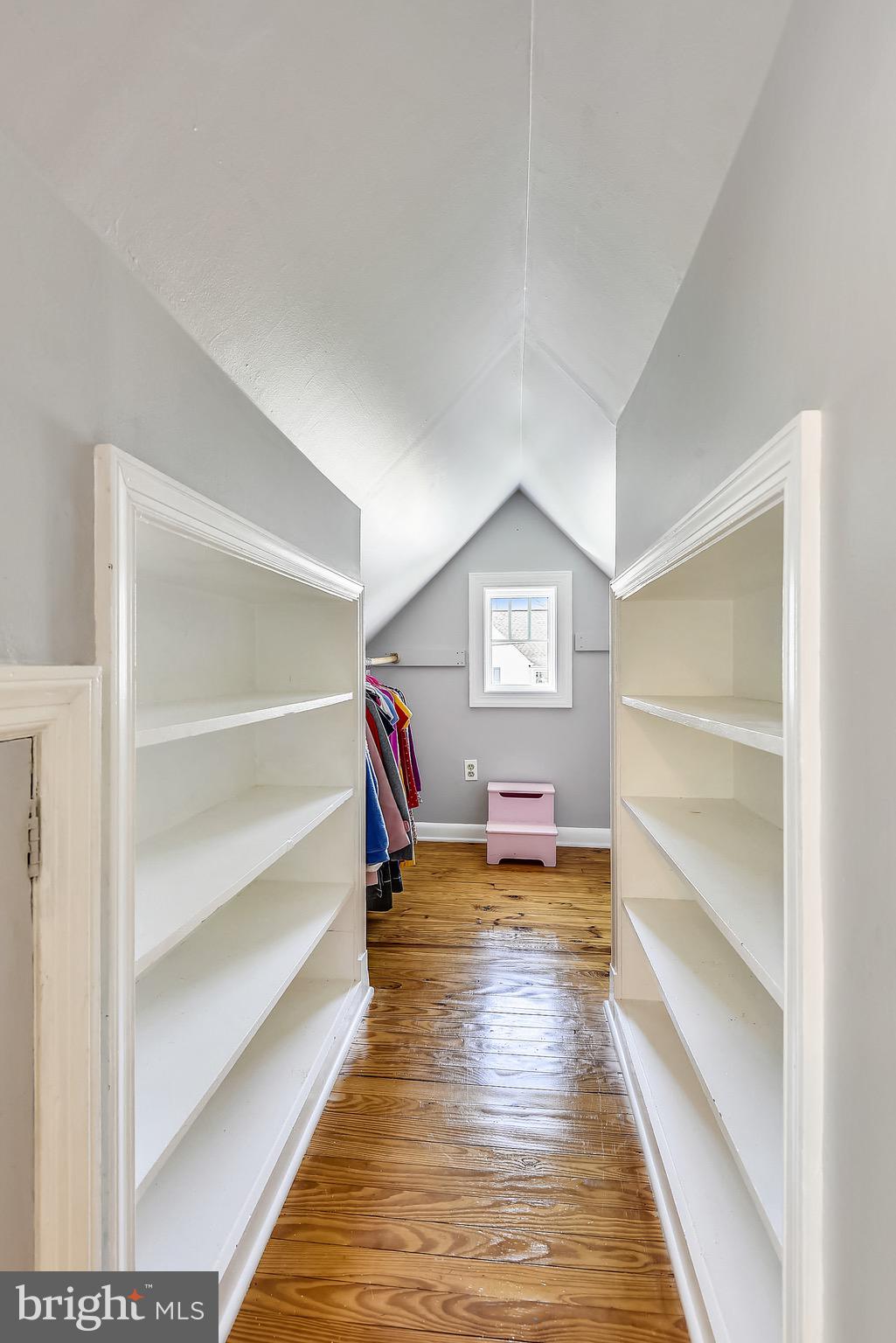 LONGVIEW ON MAGOTHY - Residential